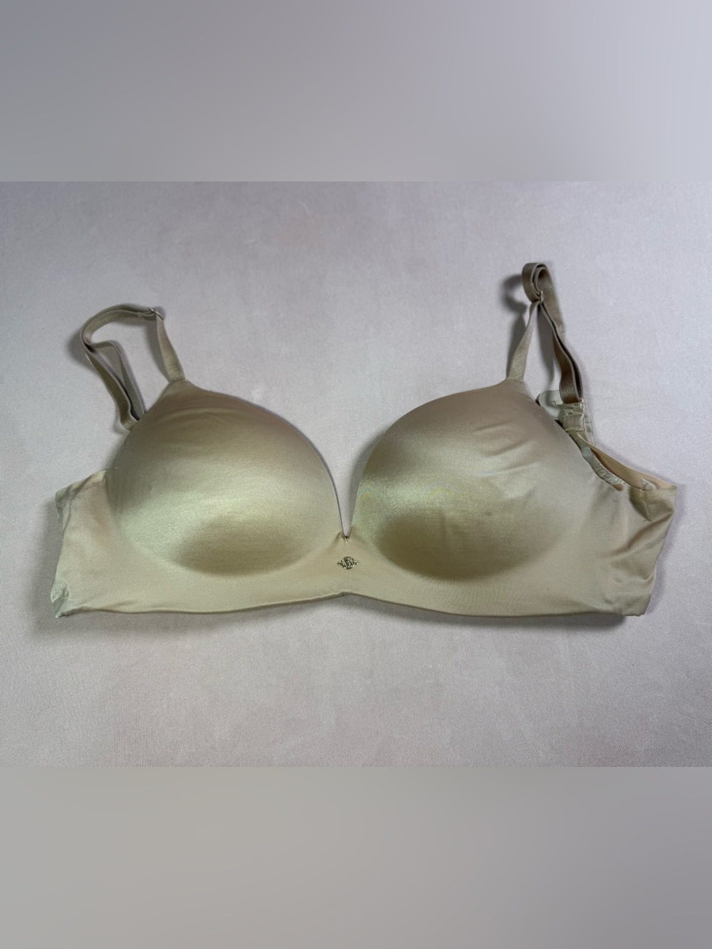 Victoria's Secret Lightly Lined Wireless Padded Solid Nude Beige Bra Size 34D